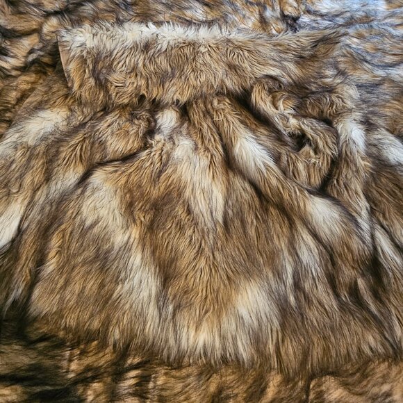 Vintage Pamela McCoy Small Faux Coyote Tipped Arctic Fox Chevron Fur Zipper Vest - Picture 4 of 11